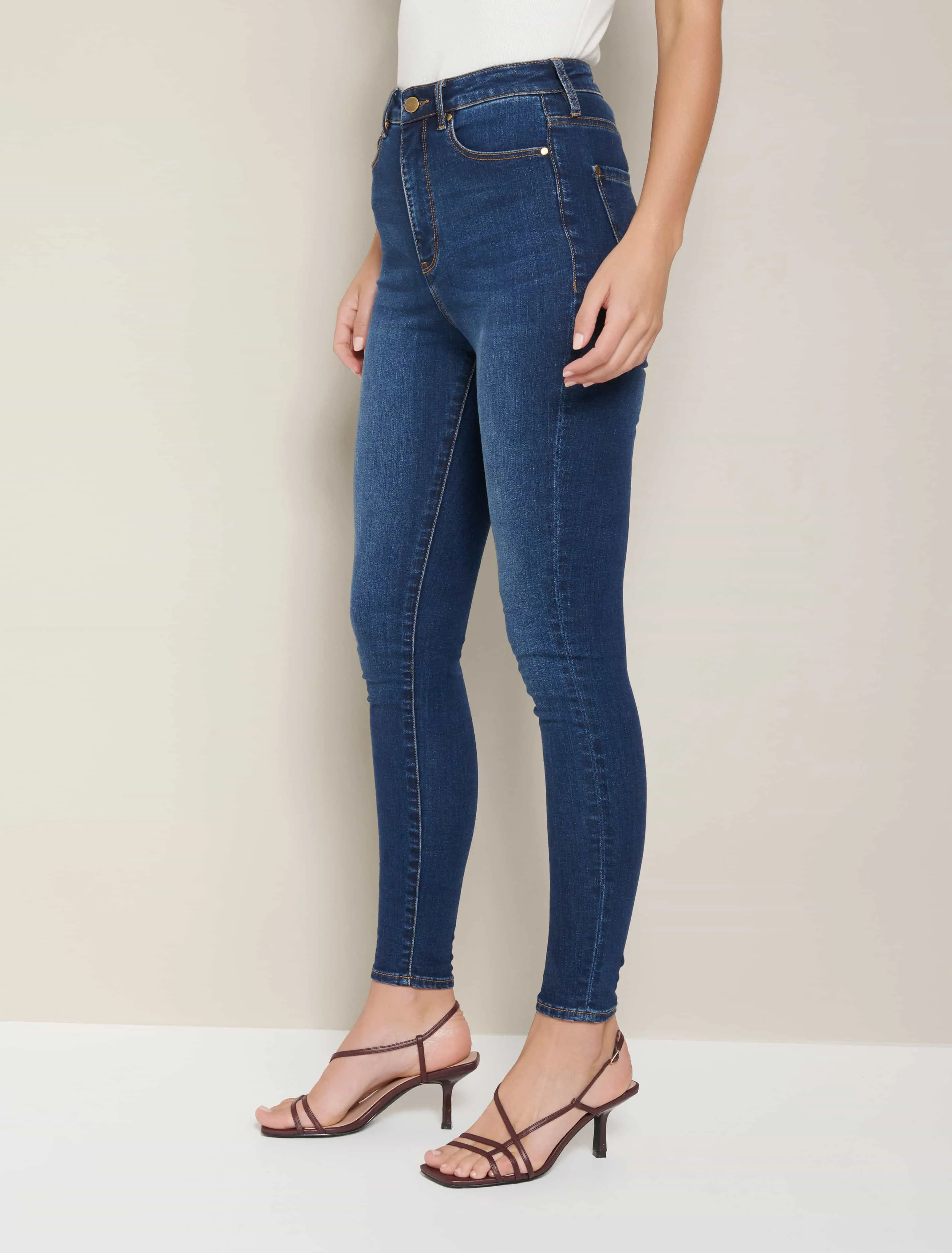 Bella High Rise Sculpting Jean