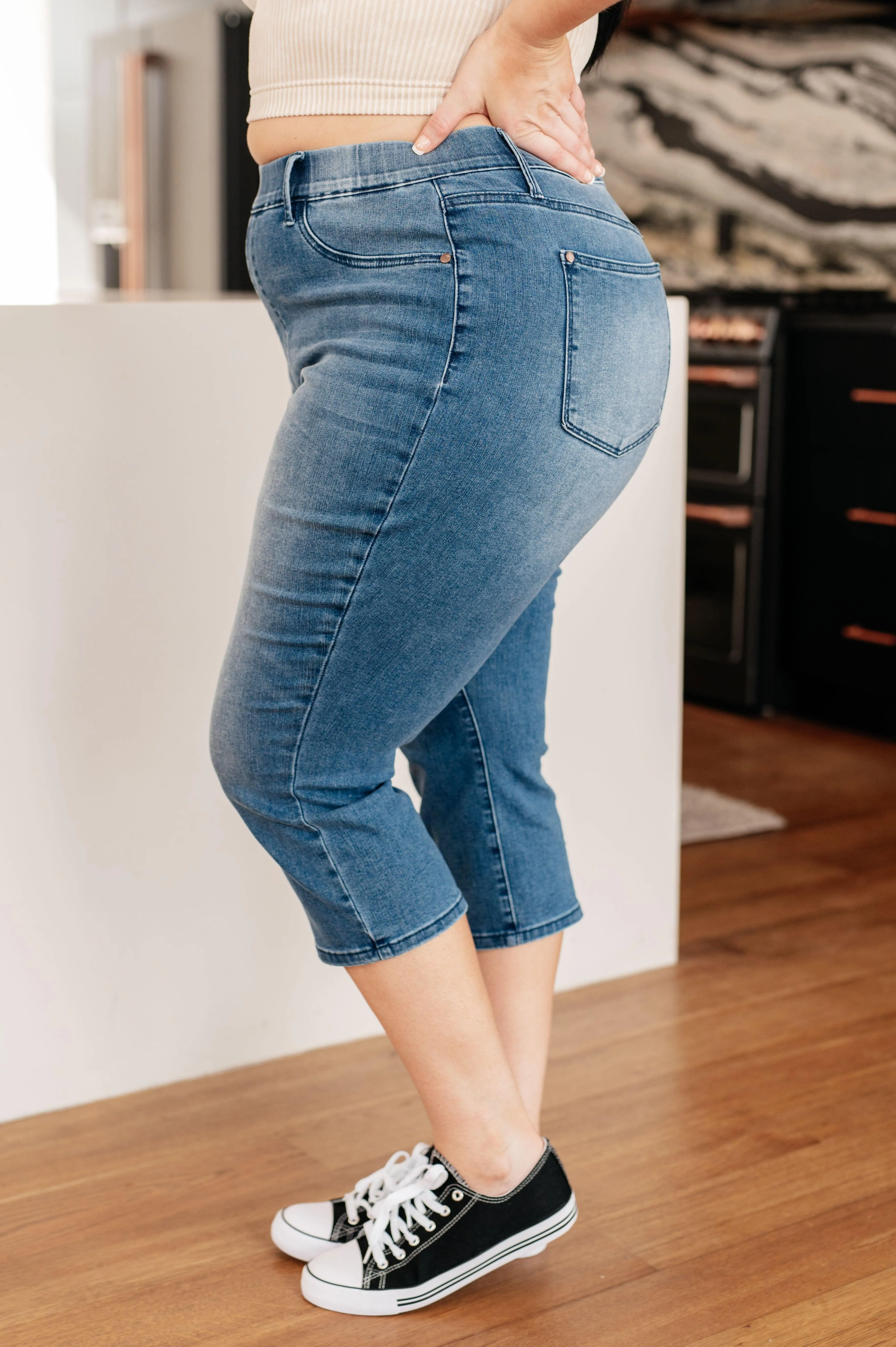 High Rise Pull On Denim Judy Blue Capri Jeans