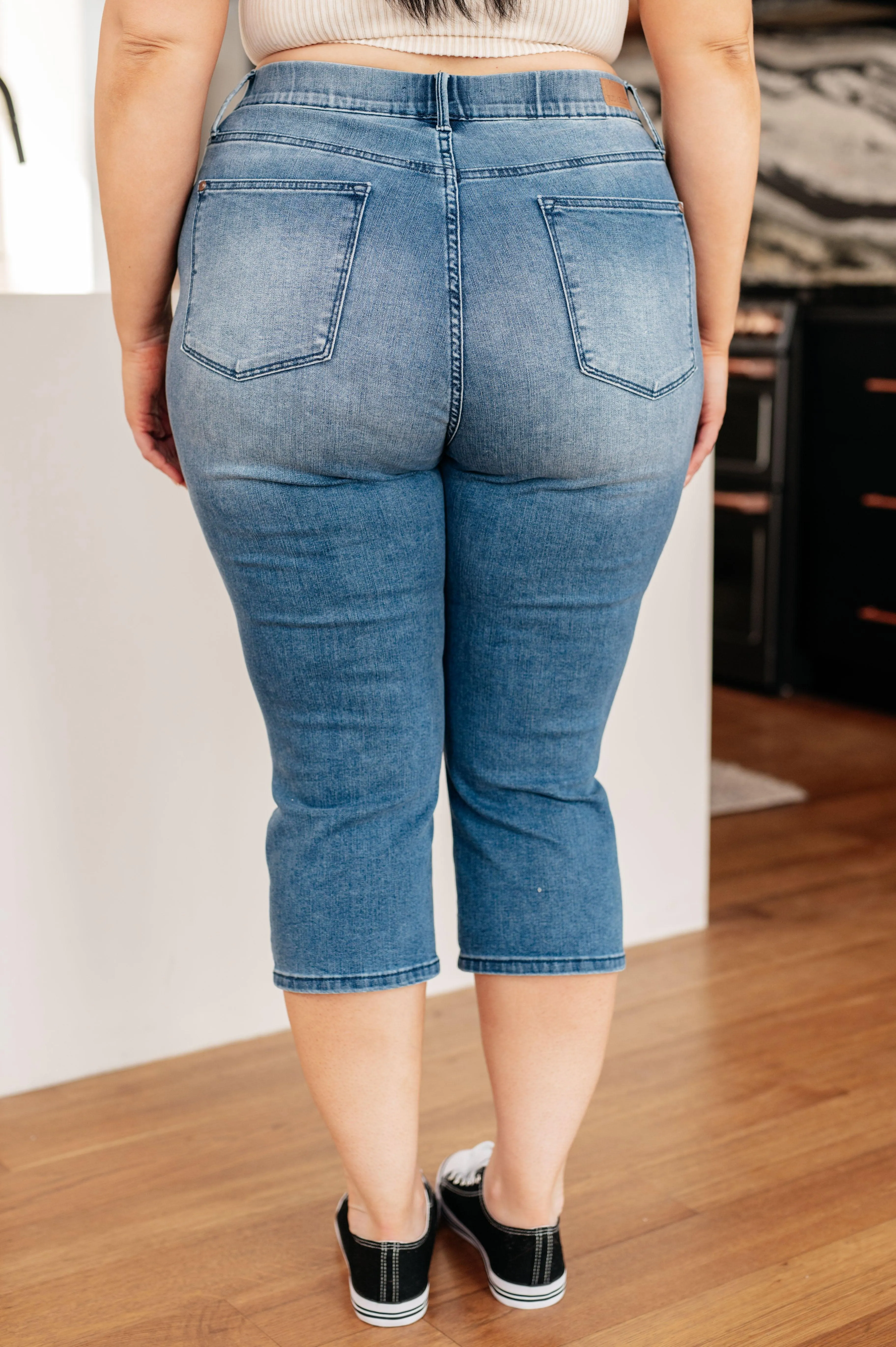 High Rise Pull On Denim Judy Blue Capri Jeans