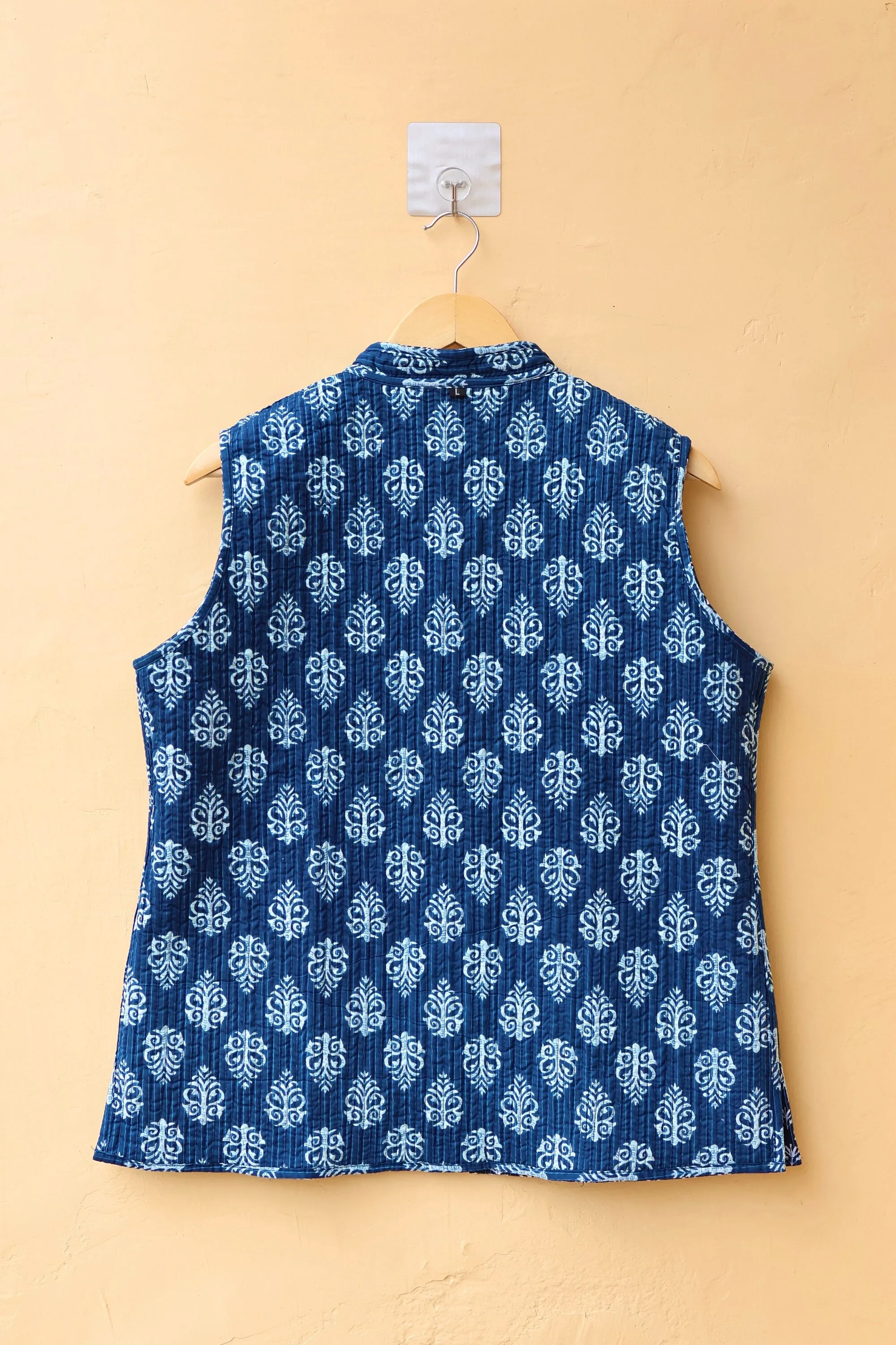 Indian Handmade Quilted Cotton Sleeveless Jacket Blue & White Stylish Women's Vest, Indigo Print Reversible Jacket, Gift for Her