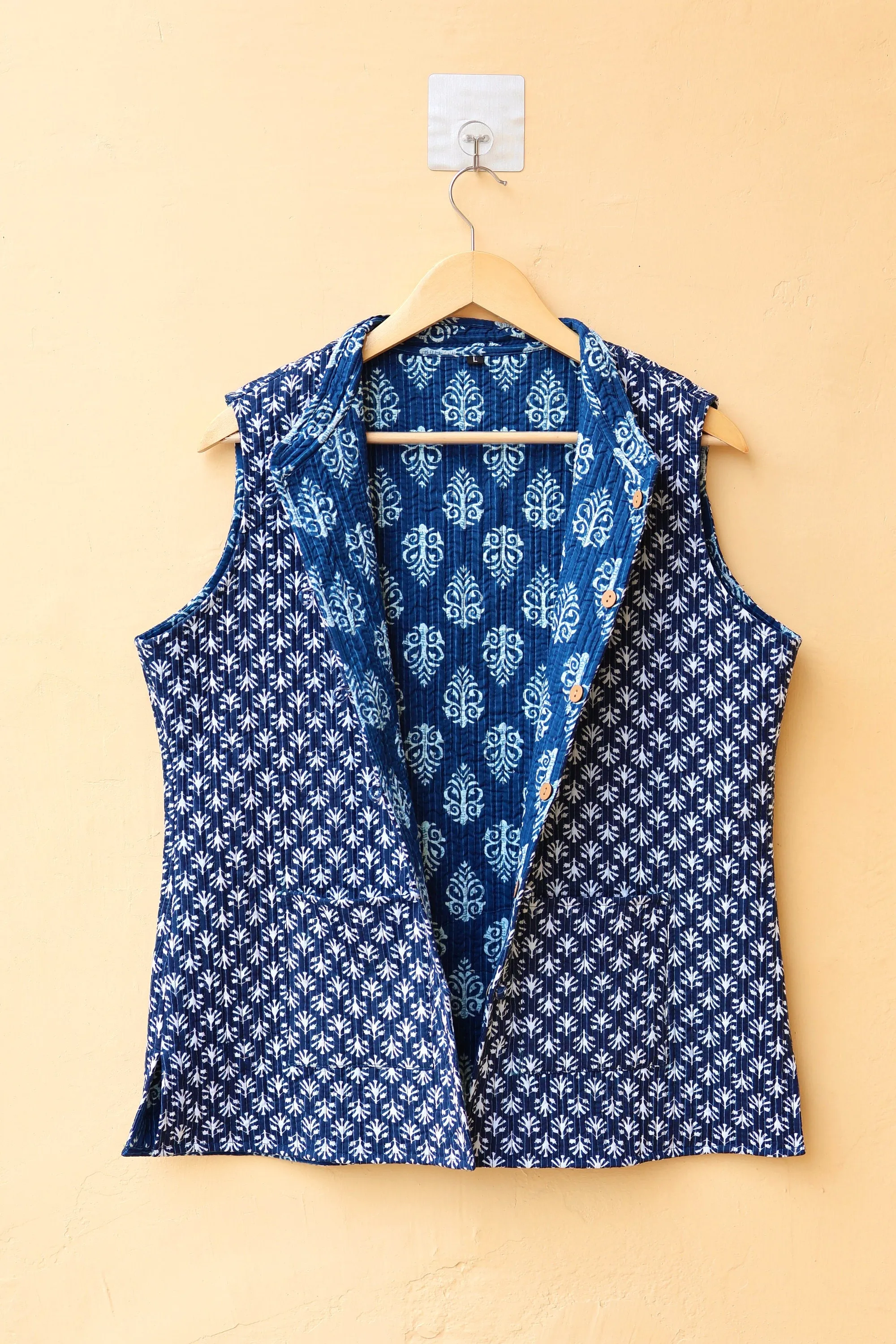 Indian Handmade Quilted Cotton Sleeveless Jacket Blue & White Stylish Women's Vest, Indigo Print Reversible Jacket, Gift for Her