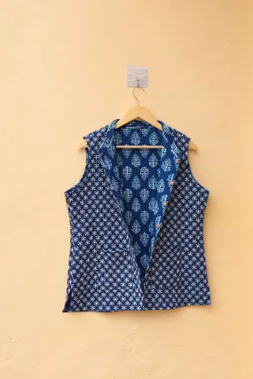 Indian Handmade Quilted Cotton Sleeveless Jacket Blue & White Stylish Women's Vest, Indigo Print Reversible Jacket, Gift for Her