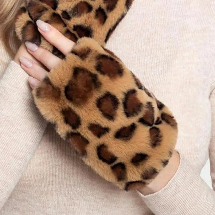 Leopard Patterned Faux Fur Fingerless Gloves