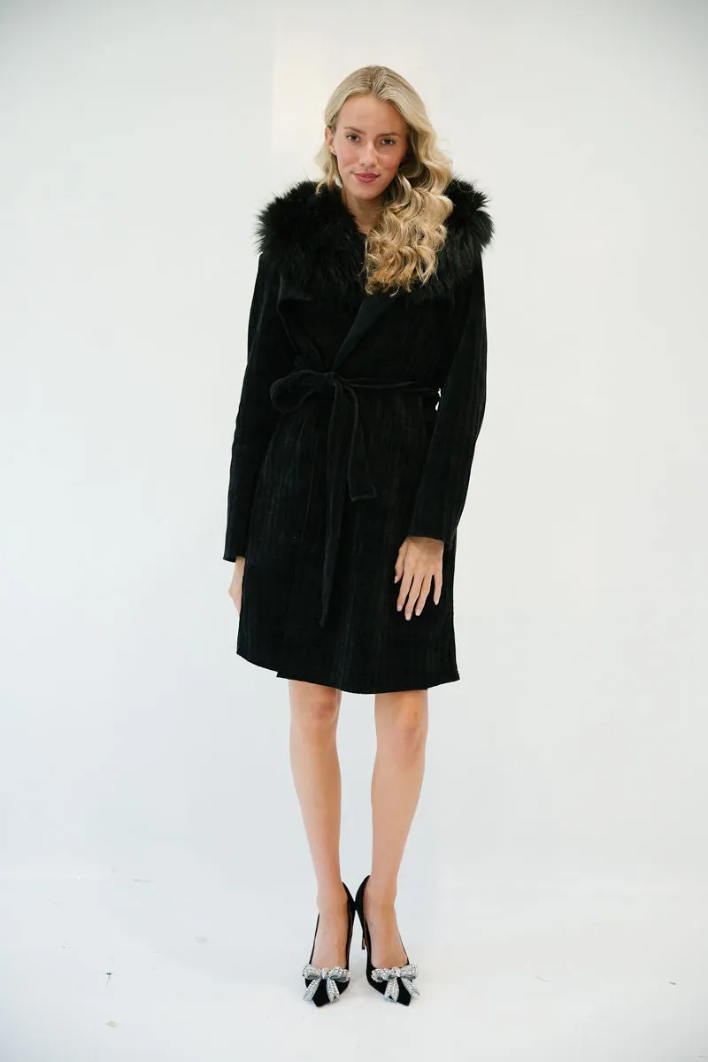 ONYX BLACK COAT WITH FUR