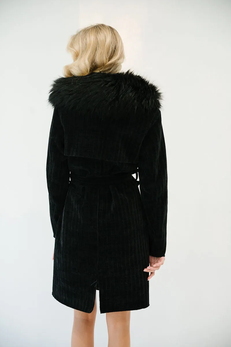 ONYX BLACK COAT WITH FUR