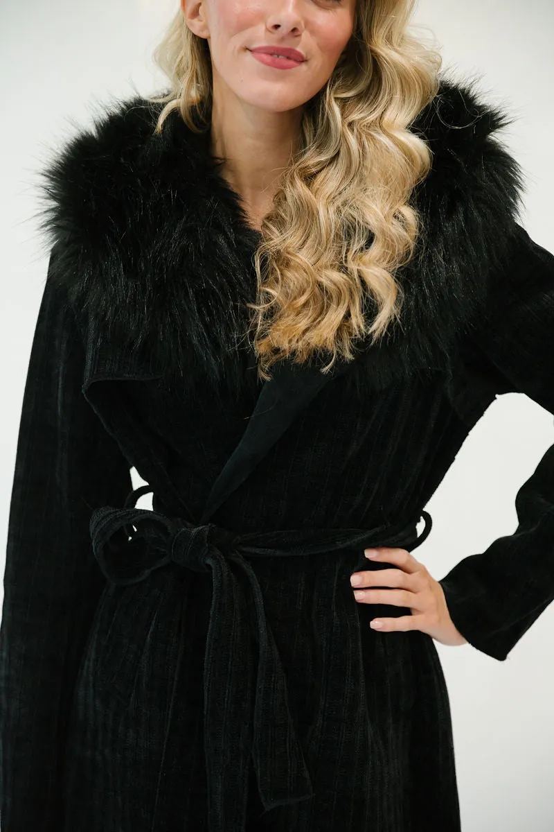 ONYX BLACK COAT WITH FUR