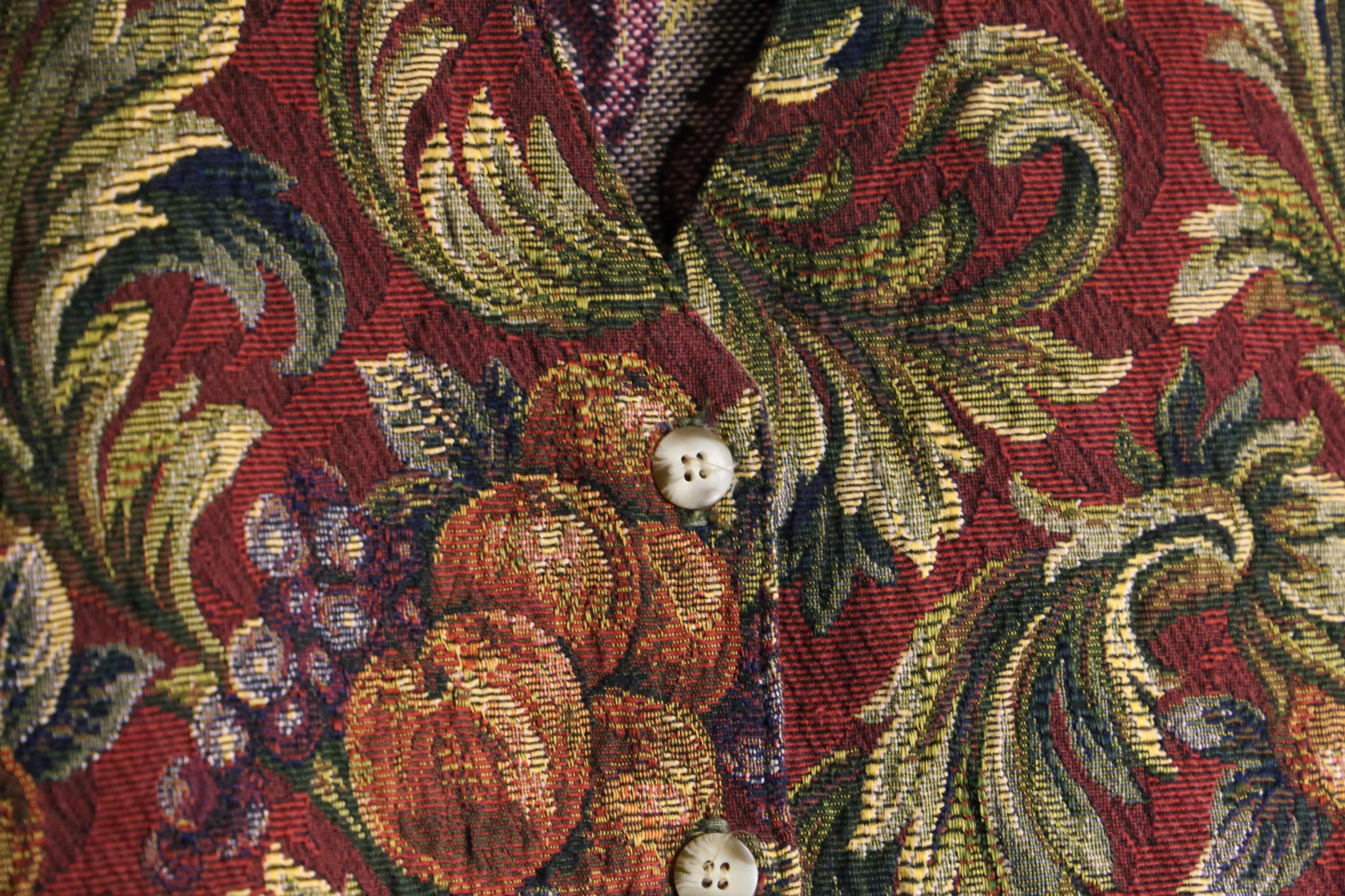 "ORVIS" Indian red fruits pattern gobelin tapestry vest