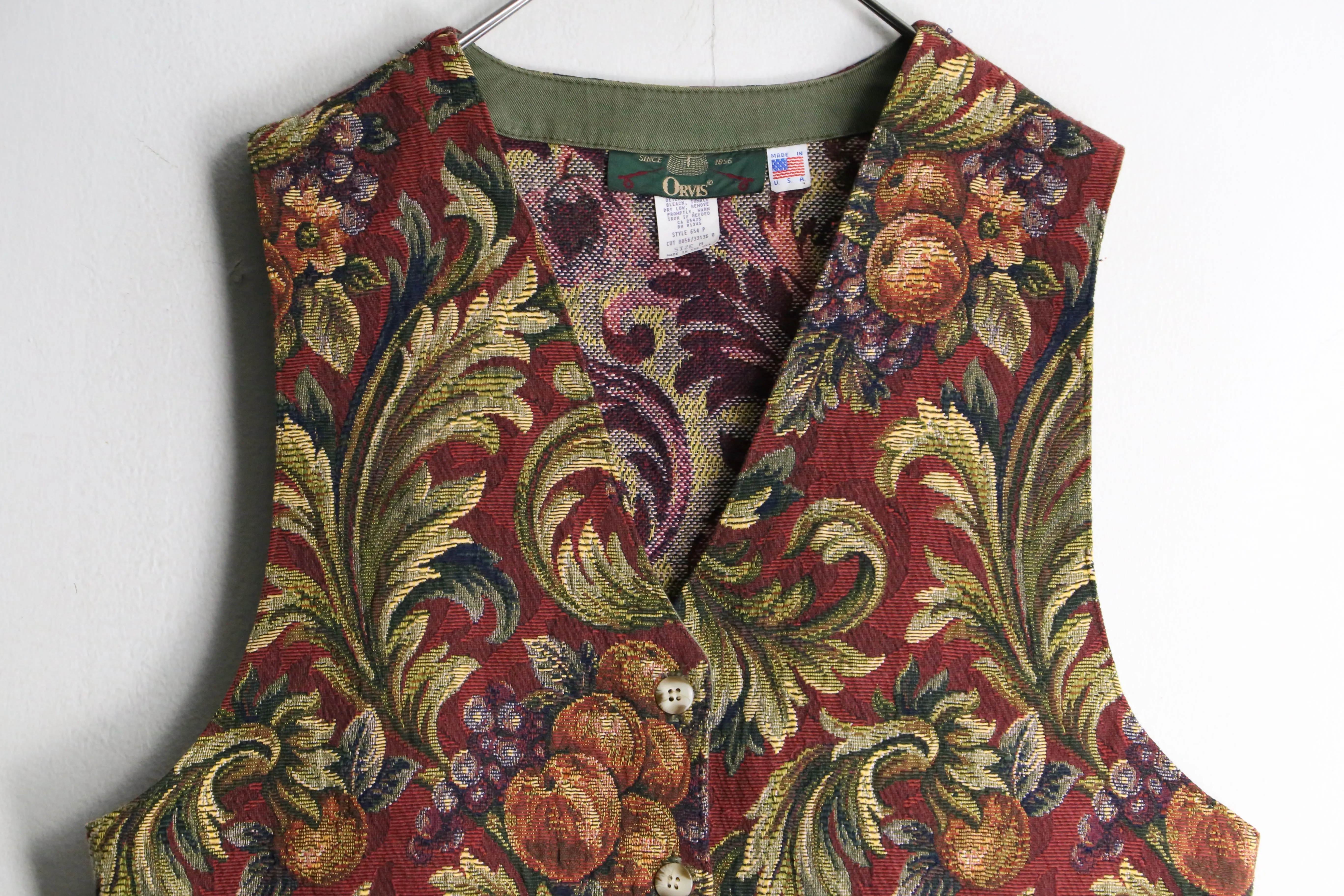 "ORVIS" Indian red fruits pattern gobelin tapestry vest