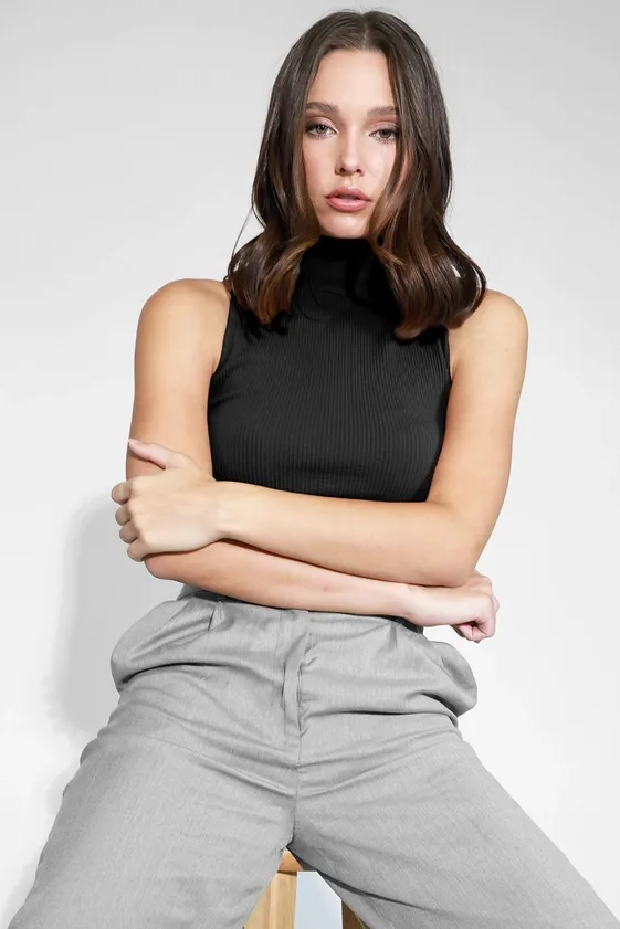 Ribbed Turtleneck Sleeveless Top - Black