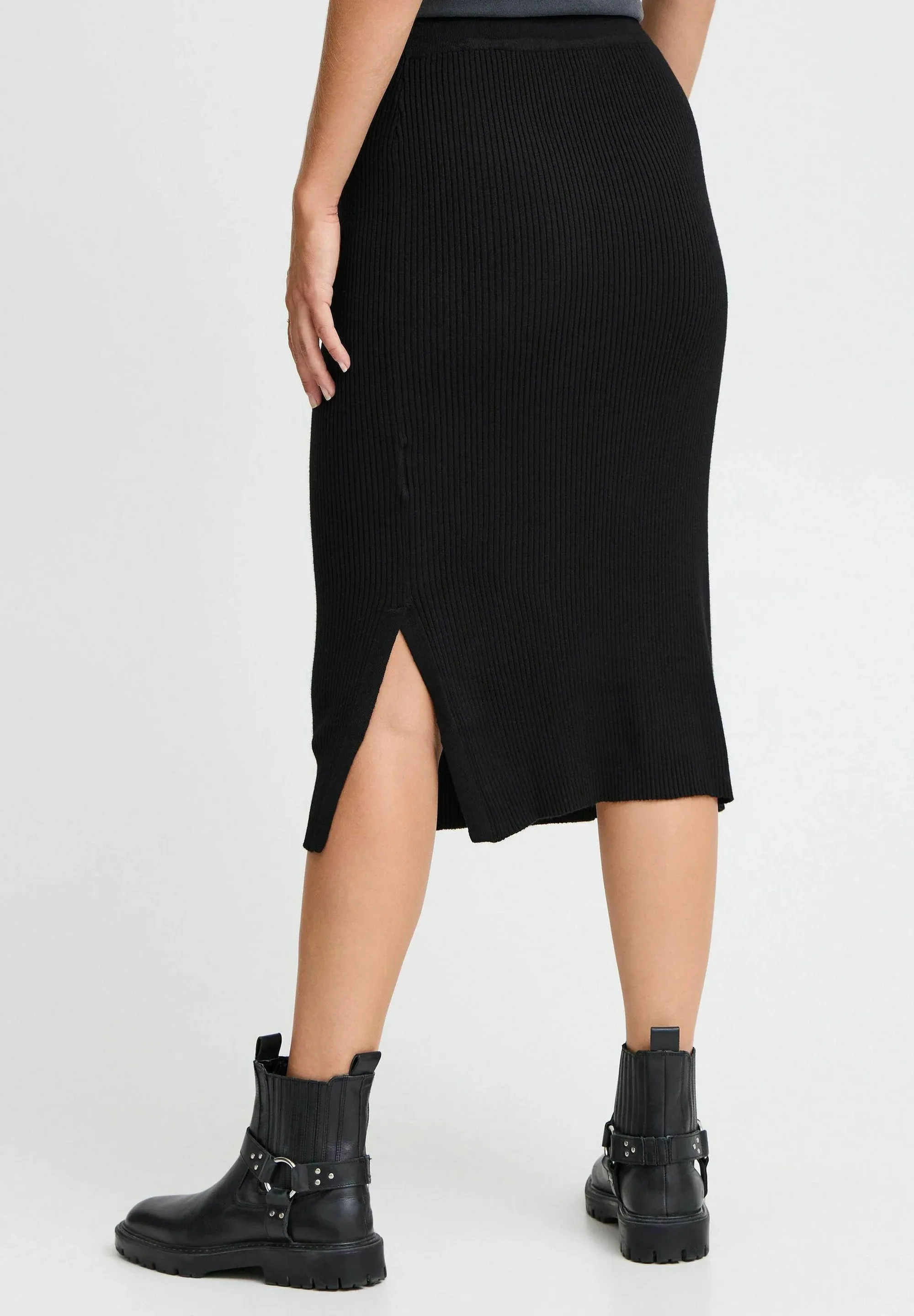 Sara Pulz Pencil Skirt