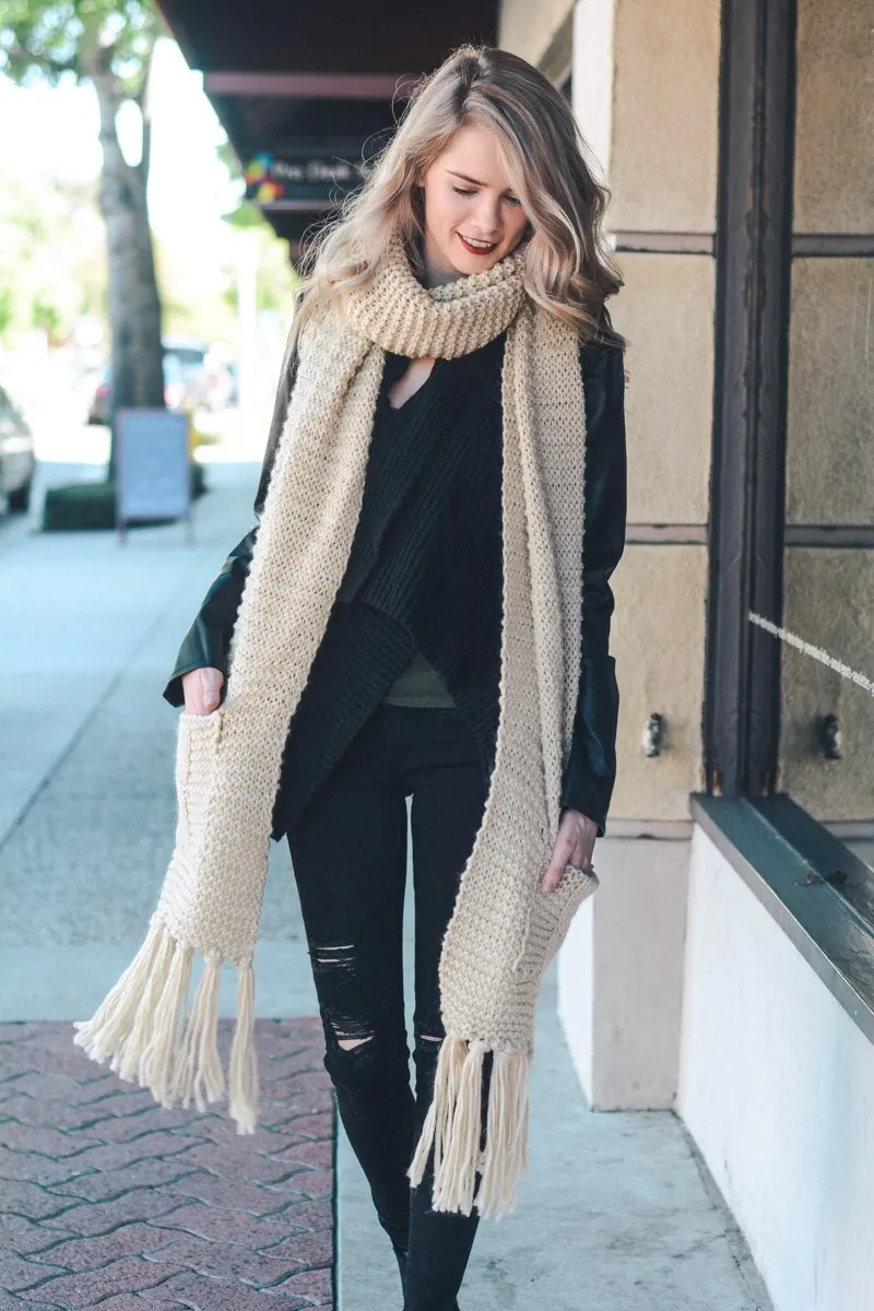 Scarf - Knitted Fringed Pockets - Ivory